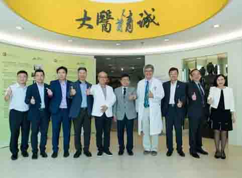 热烈欢迎晋江市一行莅临参观星皇集团